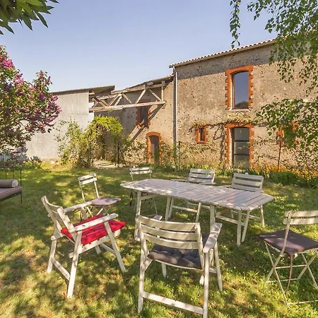 Typique Au Coeur De Monnieres, Proche Sevre, Jardin Privatif, Wifi, Ideal Pour Peche Et Rando - Fr-1-306-985